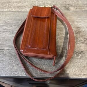 Beautiful Lee Sands Crossbody Eel Skin Billfold Clutch.   P3D